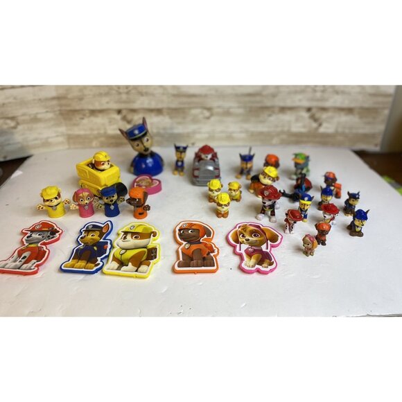 Mixed Lot 33 Pieces Paw Patrol Figures Vehicles Cookie Cutters Finger Puppets &c - Picture 1 of 16